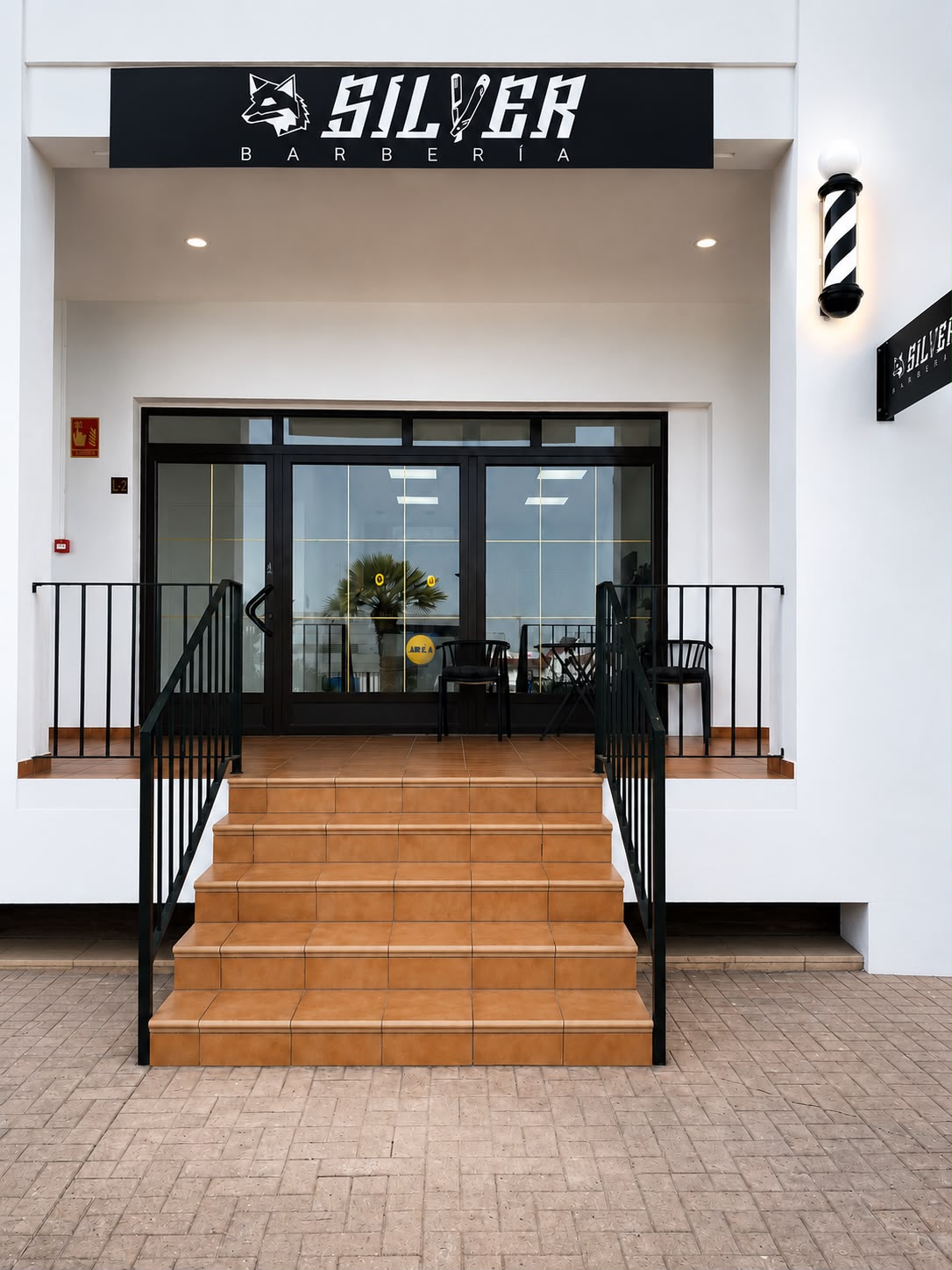 Fachada de Silver Barbería en Pueblo Nuevo de Guadiaro